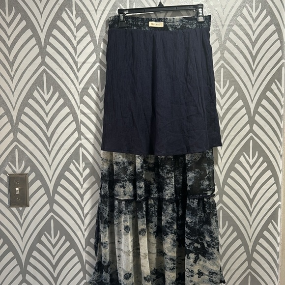 NWOT tregene tiered skirt - Picture 5 of 8